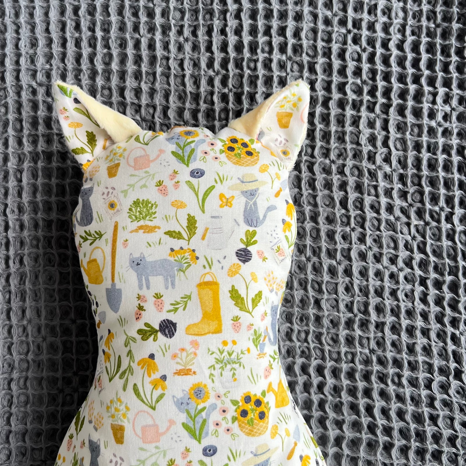 Cuddlekitten beansprout husk pillow