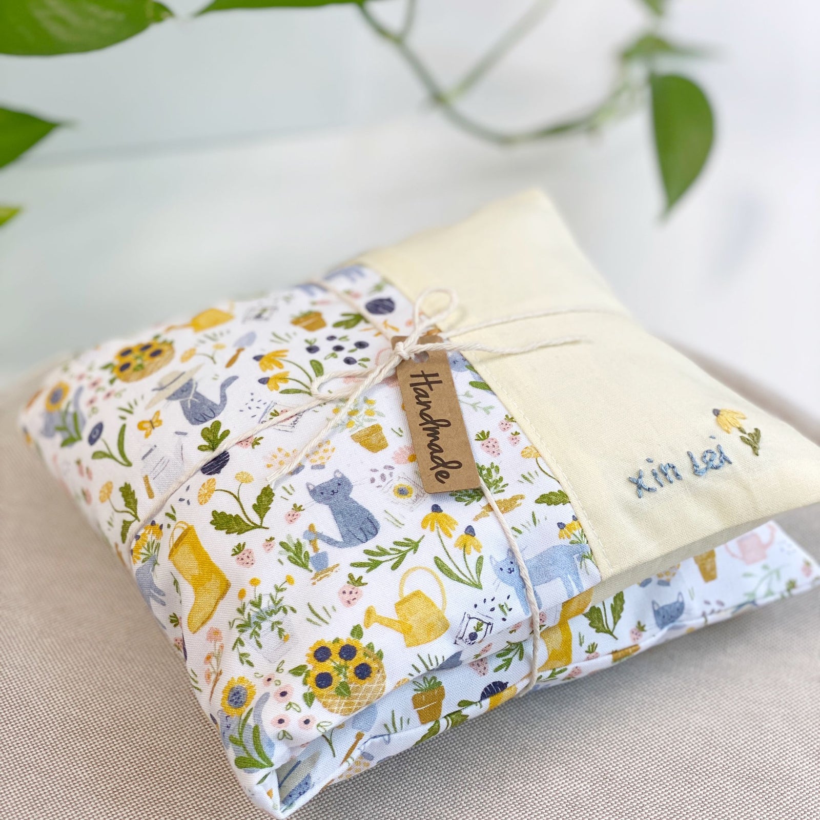 Beansprout Husk Pillow Love for fabric